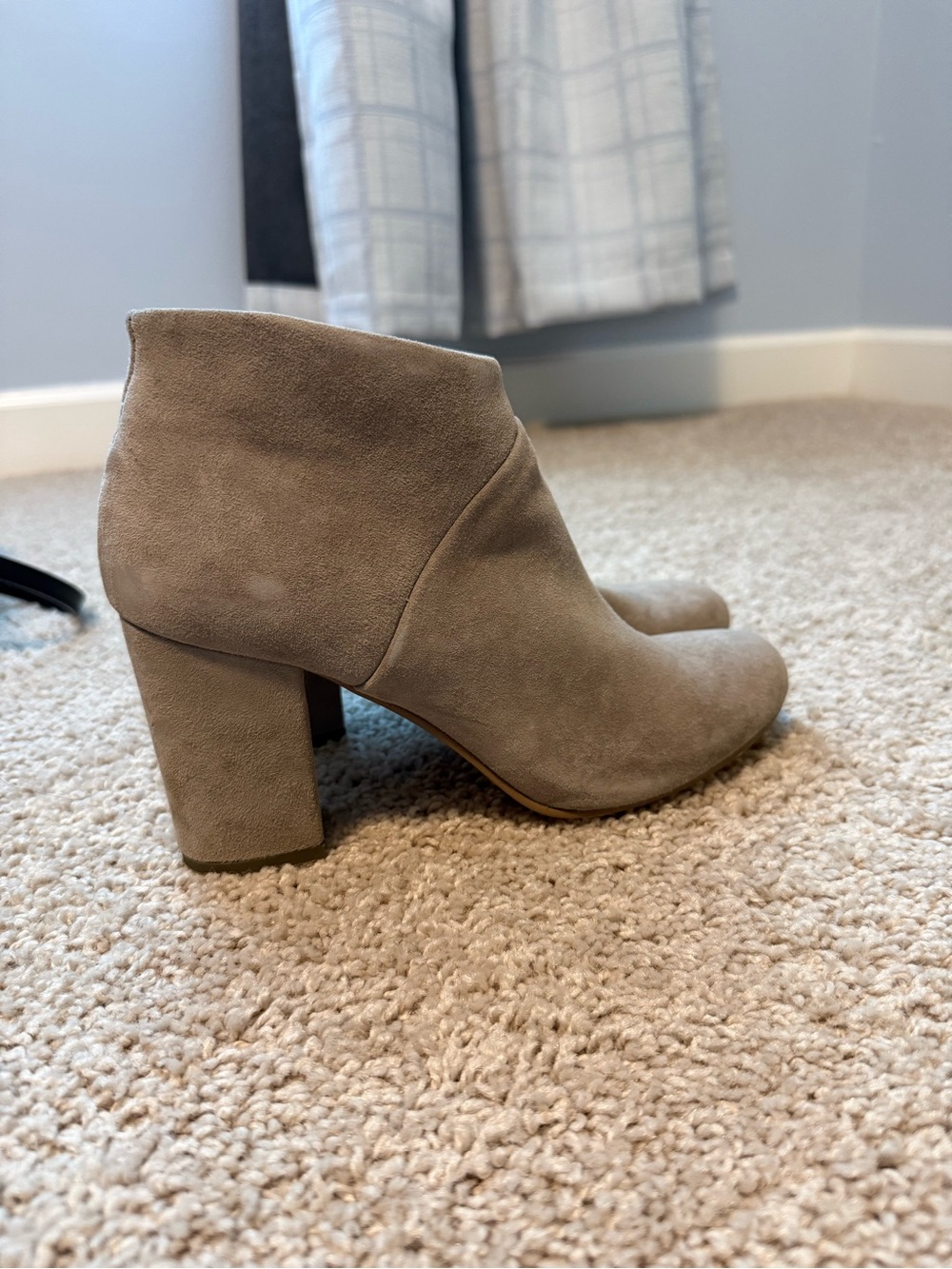 Steve Madden Taupe Suede Block Heel Ankle Booties